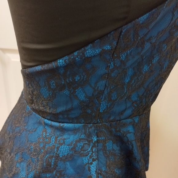 🧶Anthropologie Lace & Sheer Peplum Top, 12 - Picture 9 of 14